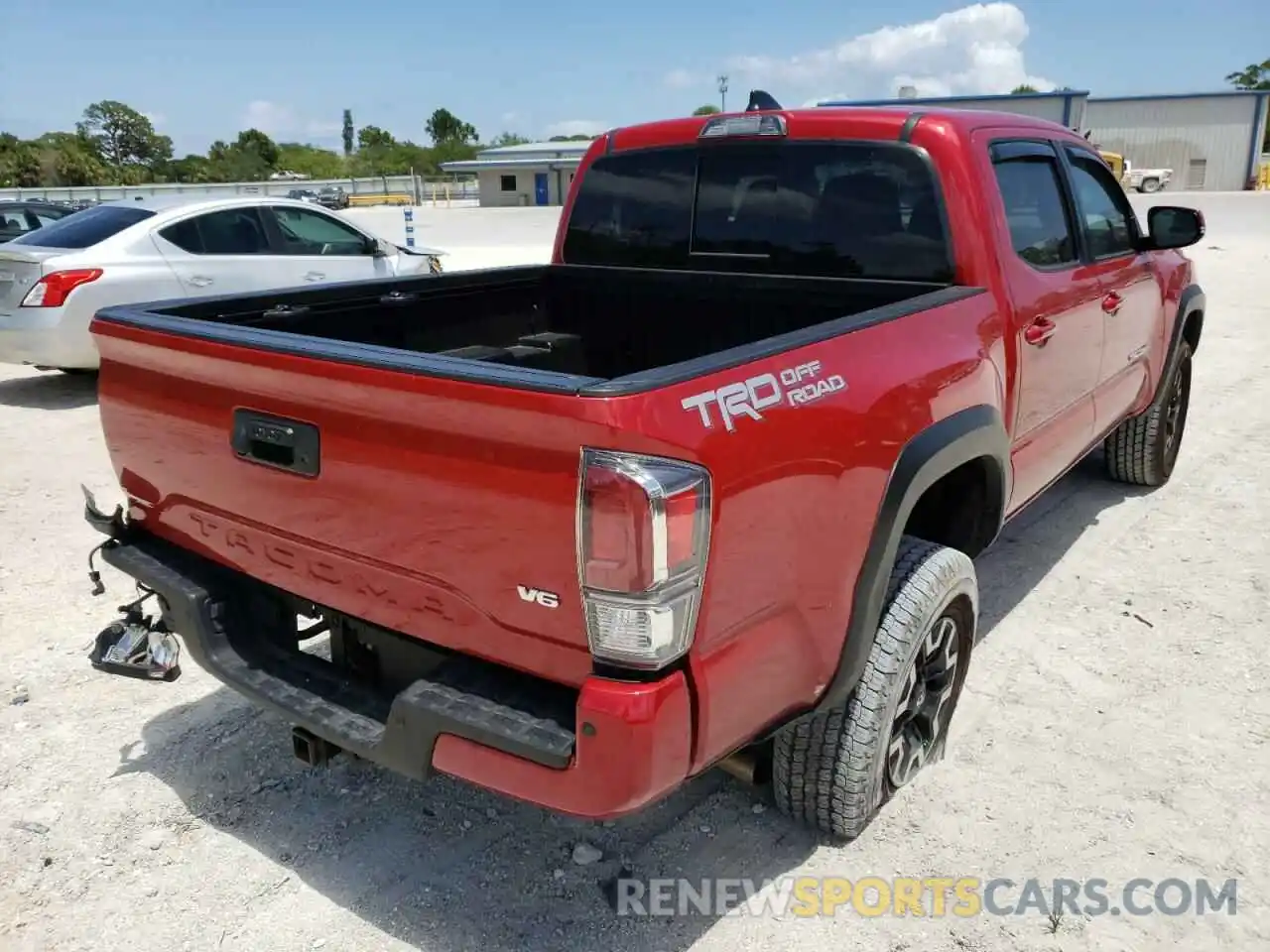 4 Photograph of a damaged car 5TFAZ5CN5MX096686 TOYOTA TACOMA 2021