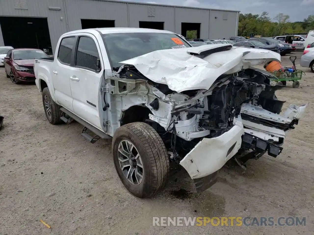 1 Photograph of a damaged car 5TFAZ5CN5MX098941 TOYOTA TACOMA 2021