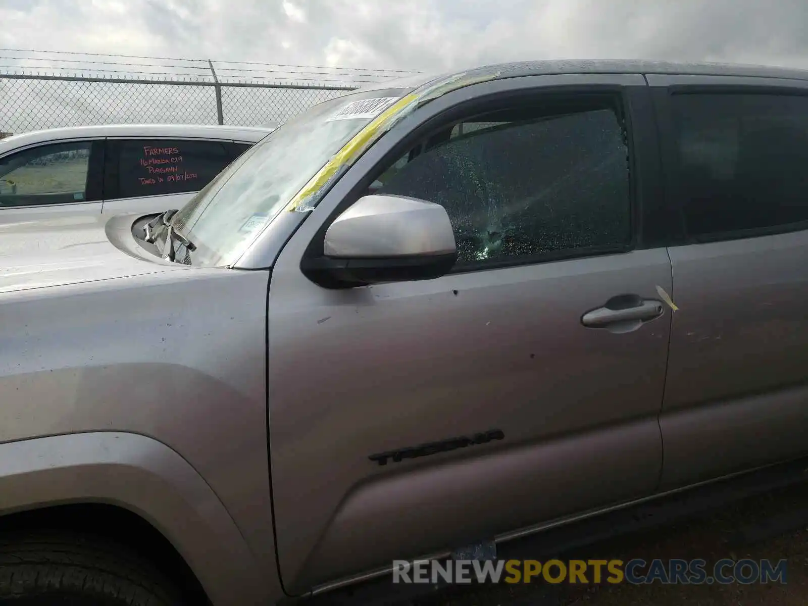 9 Photograph of a damaged car 5TFAZ5CN5MX099474 TOYOTA TACOMA 2021