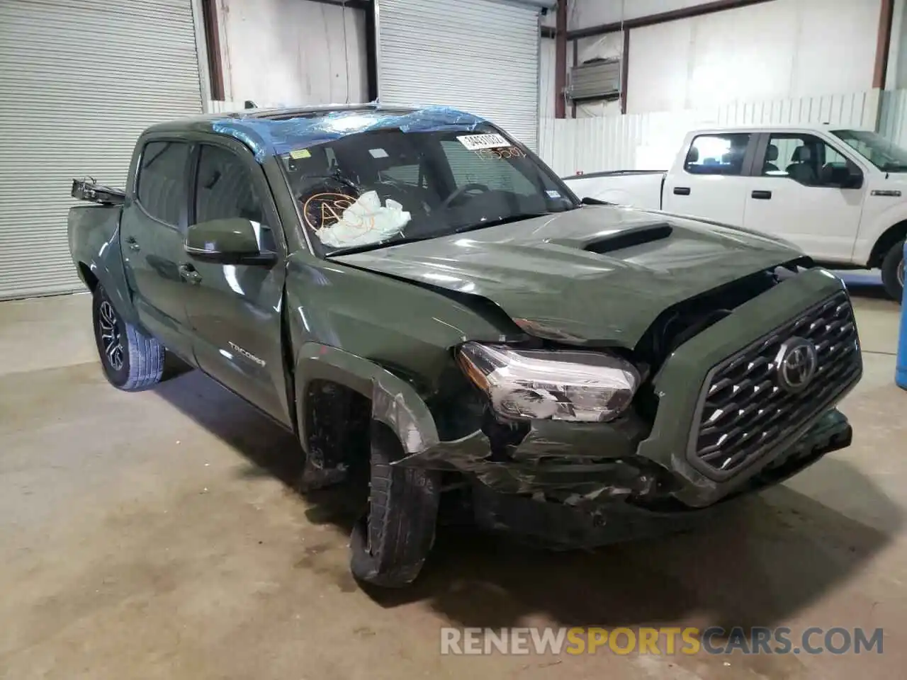 1 Photograph of a damaged car 5TFAZ5CN5MX105502 TOYOTA TACOMA 2021