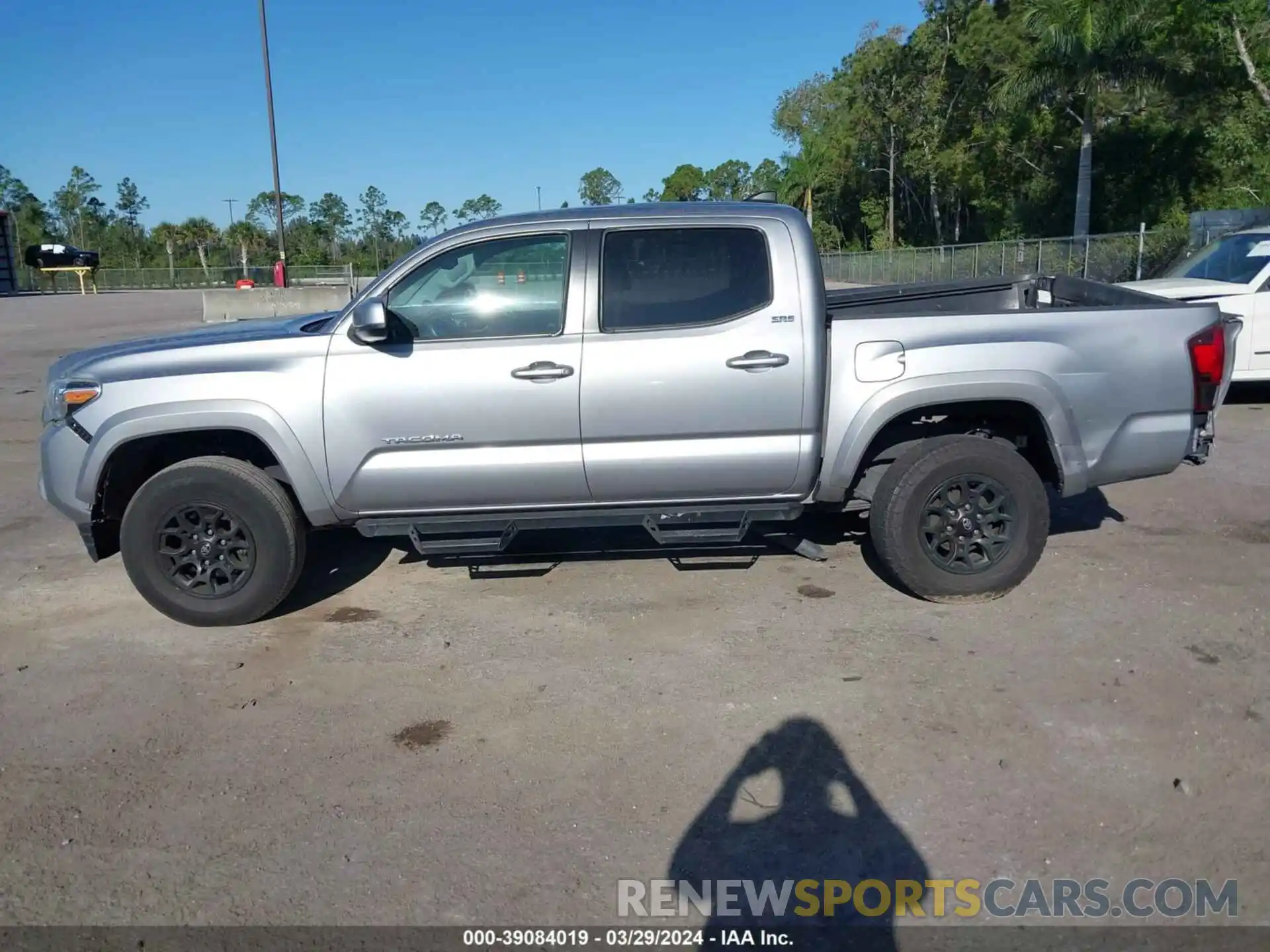 14 Photograph of a damaged car 5TFAZ5CN5MX114717 TOYOTA TACOMA 2021