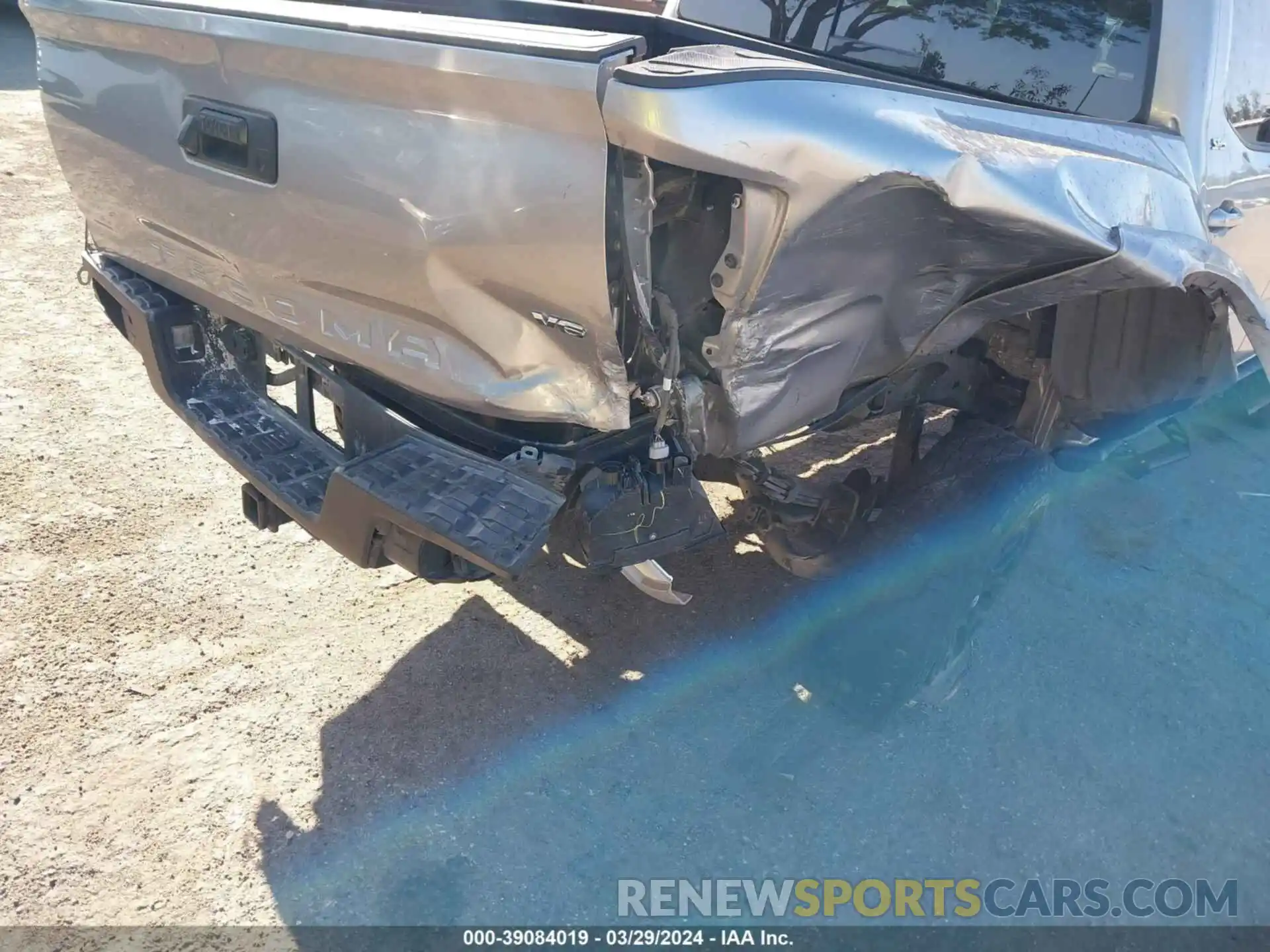 6 Photograph of a damaged car 5TFAZ5CN5MX114717 TOYOTA TACOMA 2021