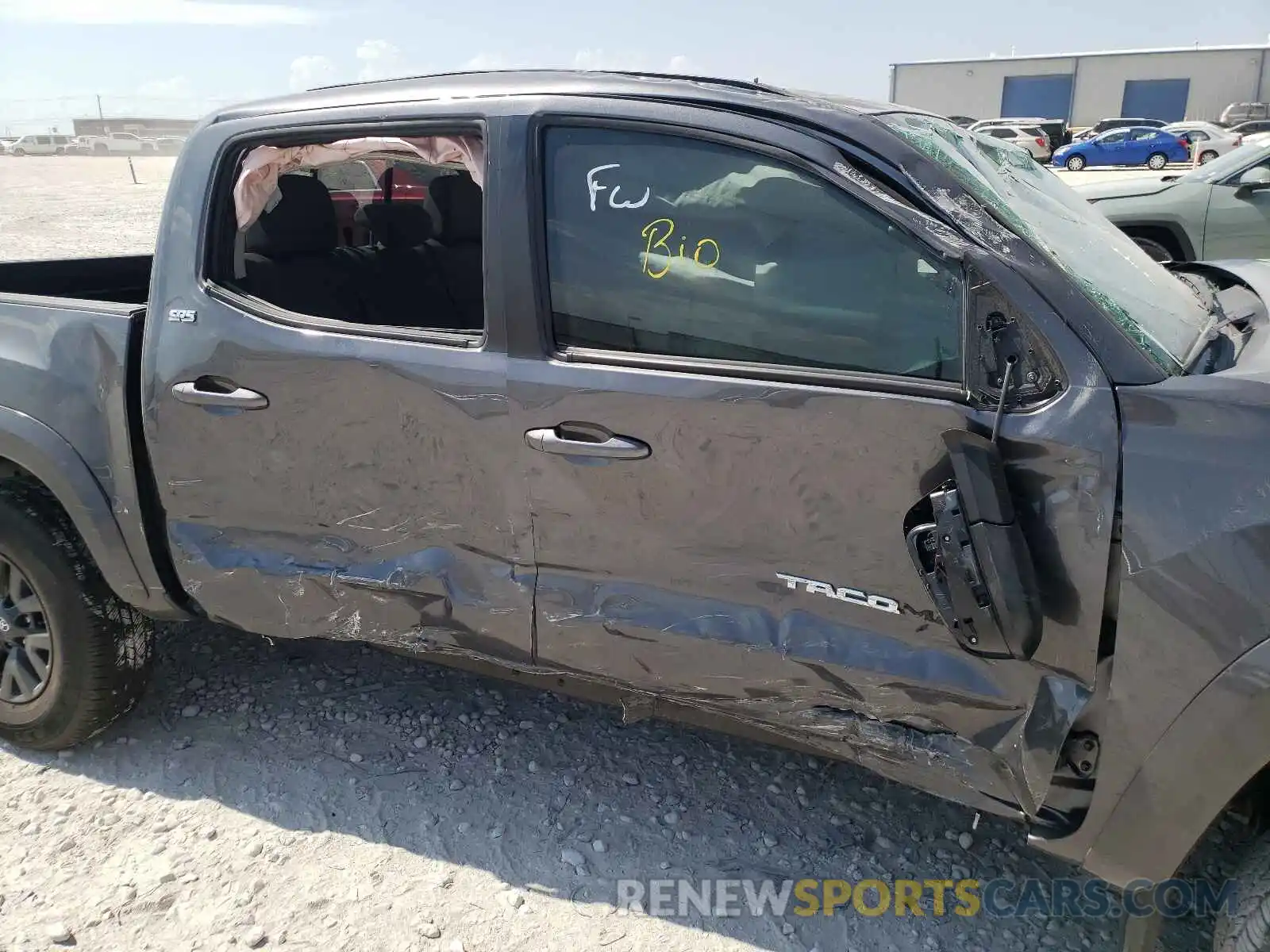 9 Photograph of a damaged car 5TFAZ5CN5MX115561 TOYOTA TACOMA 2021