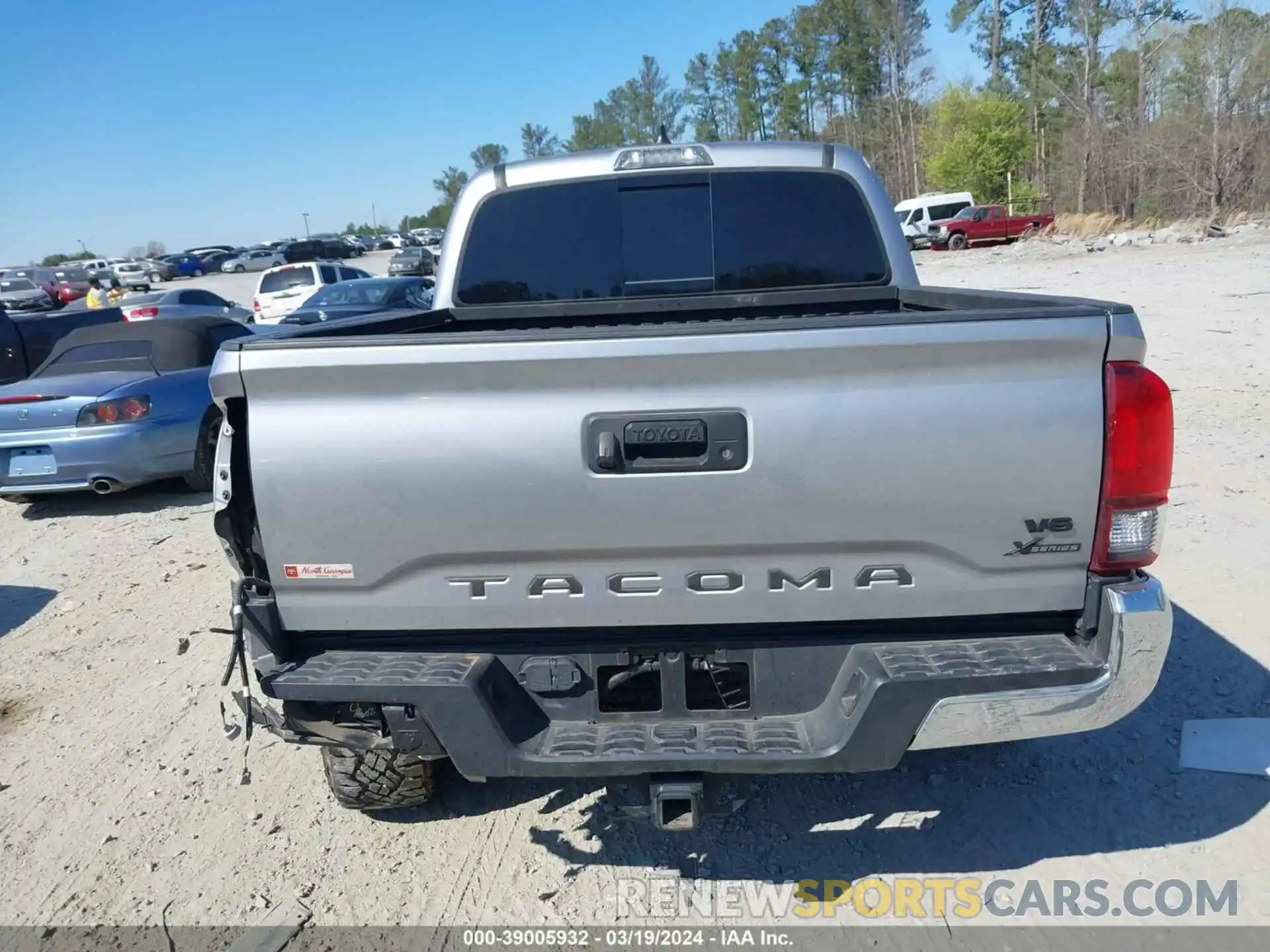 16 Photograph of a damaged car 5TFAZ5CN5MX118606 TOYOTA TACOMA 2021