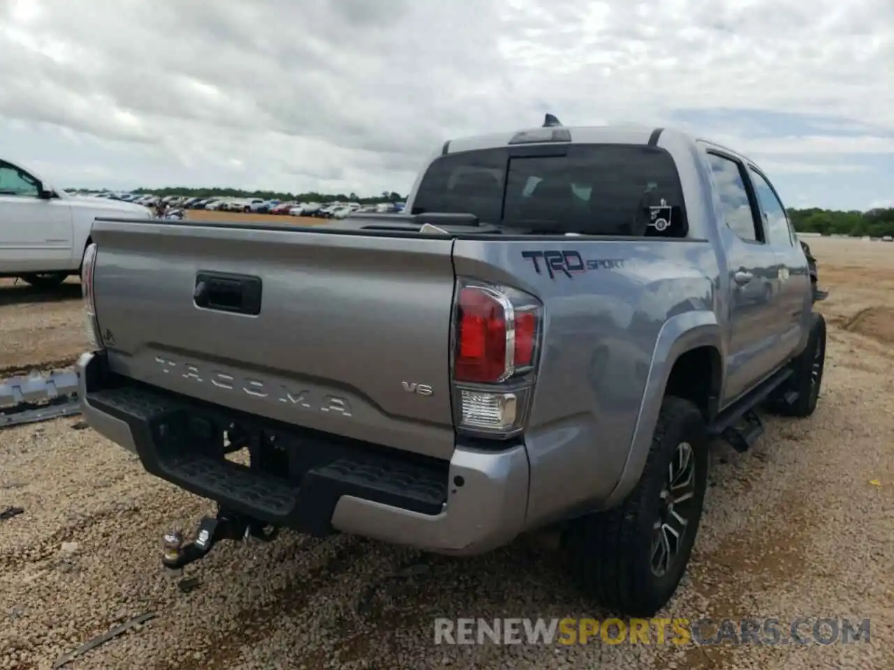 4 Photograph of a damaged car 5TFAZ5CN6MX099645 TOYOTA TACOMA 2021