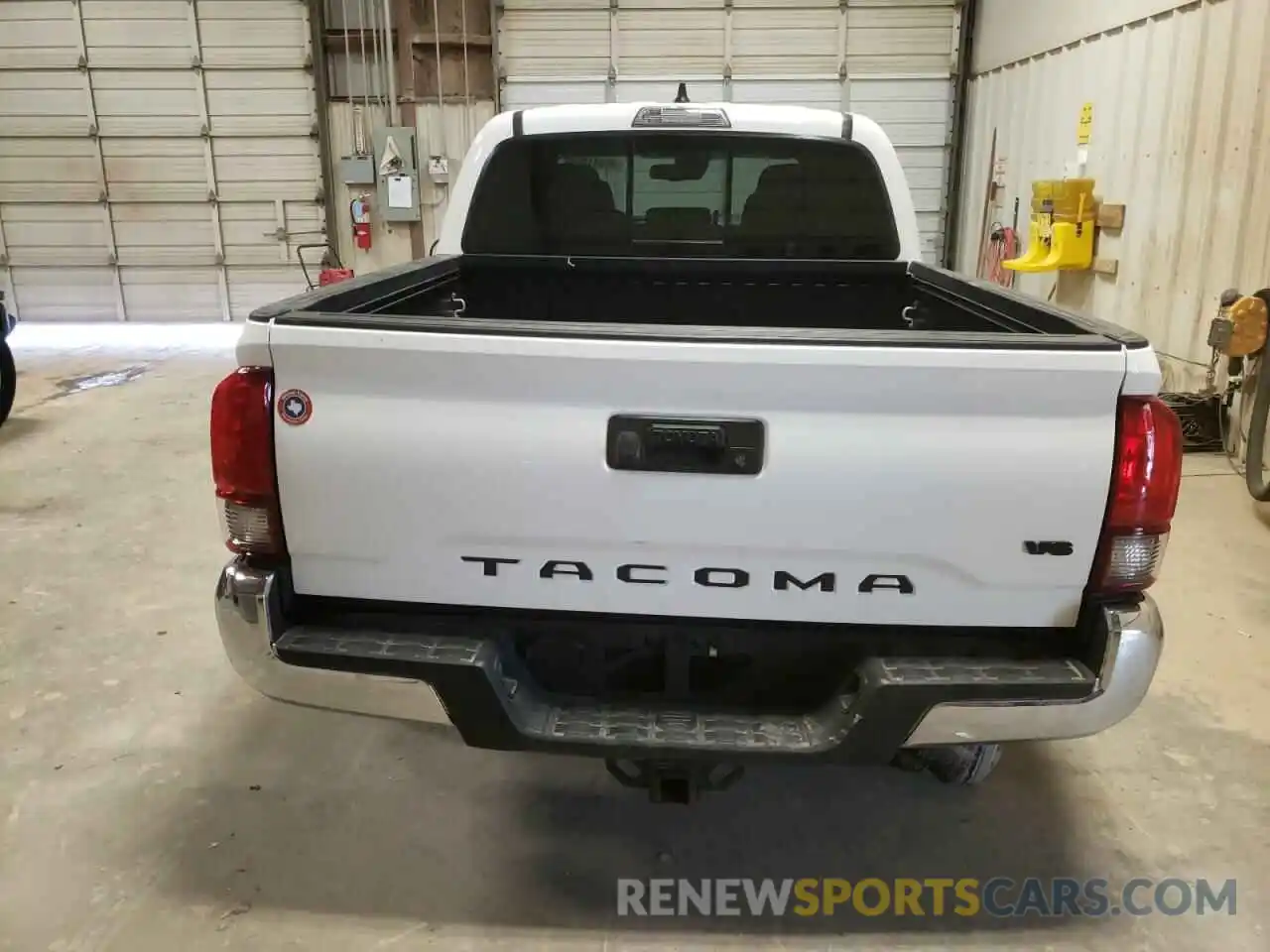 6 Photograph of a damaged car 5TFAZ5CN6MX099659 TOYOTA TACOMA 2021