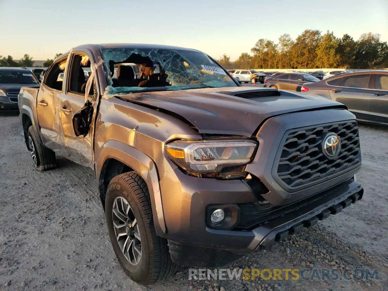 1 Photograph of a damaged car 5TFAZ5CN6MX101149 TOYOTA TACOMA 2021