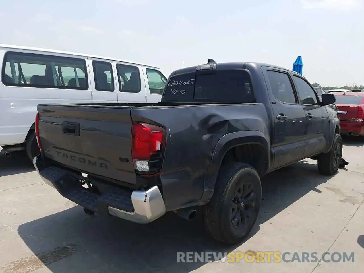 4 Фотография поврежденного автомобиля 5TFAZ5CN6MX105492 TOYOTA TACOMA 2021