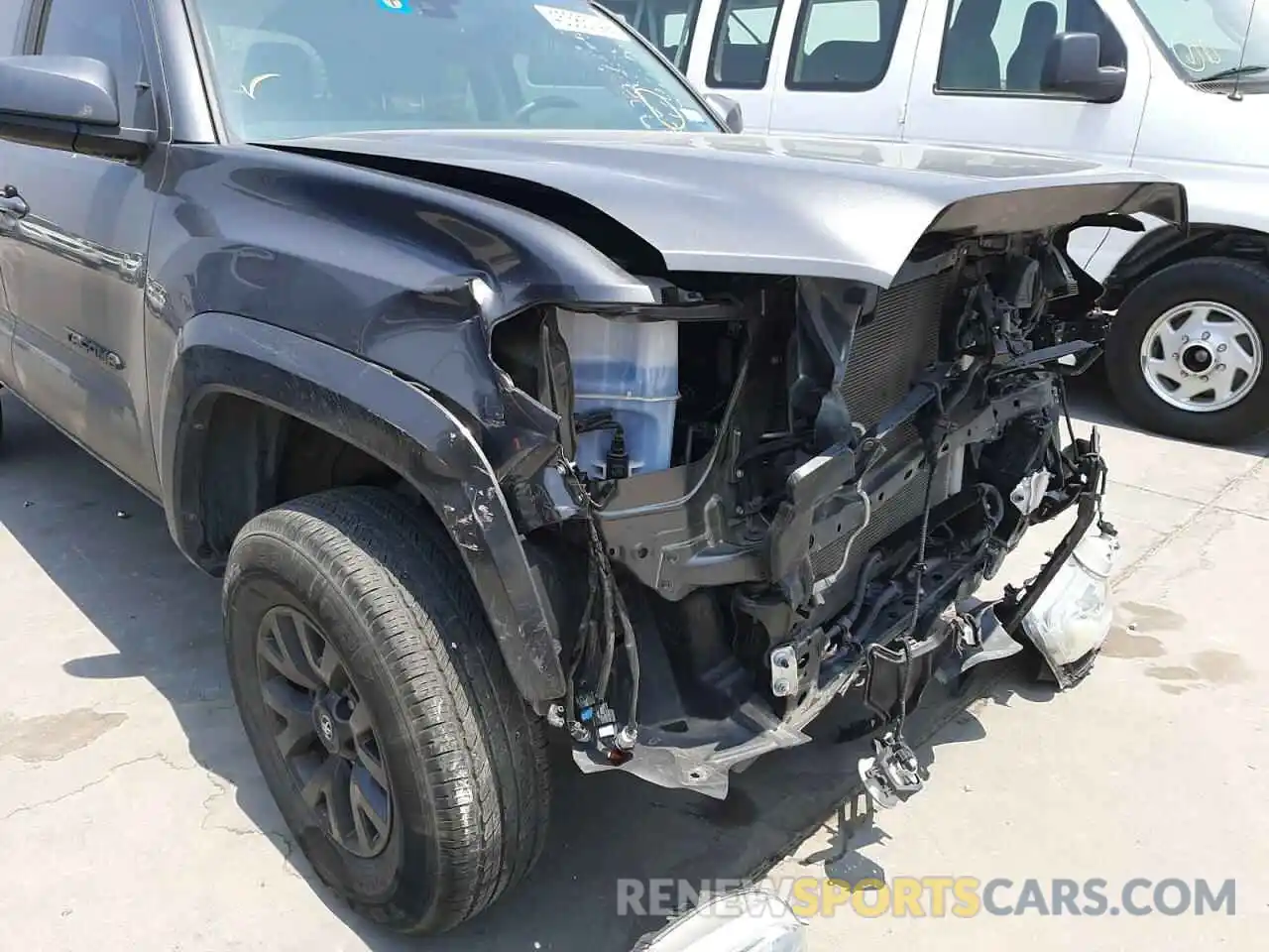 9 Photograph of a damaged car 5TFAZ5CN6MX105492 TOYOTA TACOMA 2021