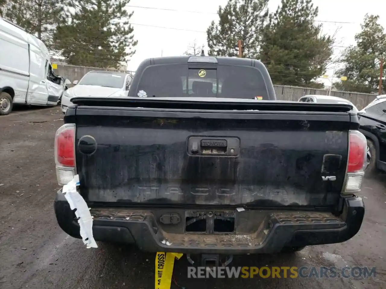 6 Photograph of a damaged car 5TFAZ5CN6MX108280 TOYOTA TACOMA 2021