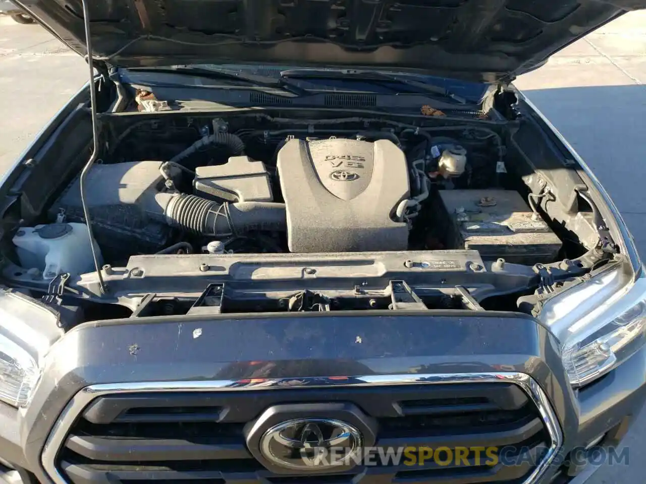 7 Photograph of a damaged car 5TFAZ5CN7JX062678 TOYOTA TACOMA 2021