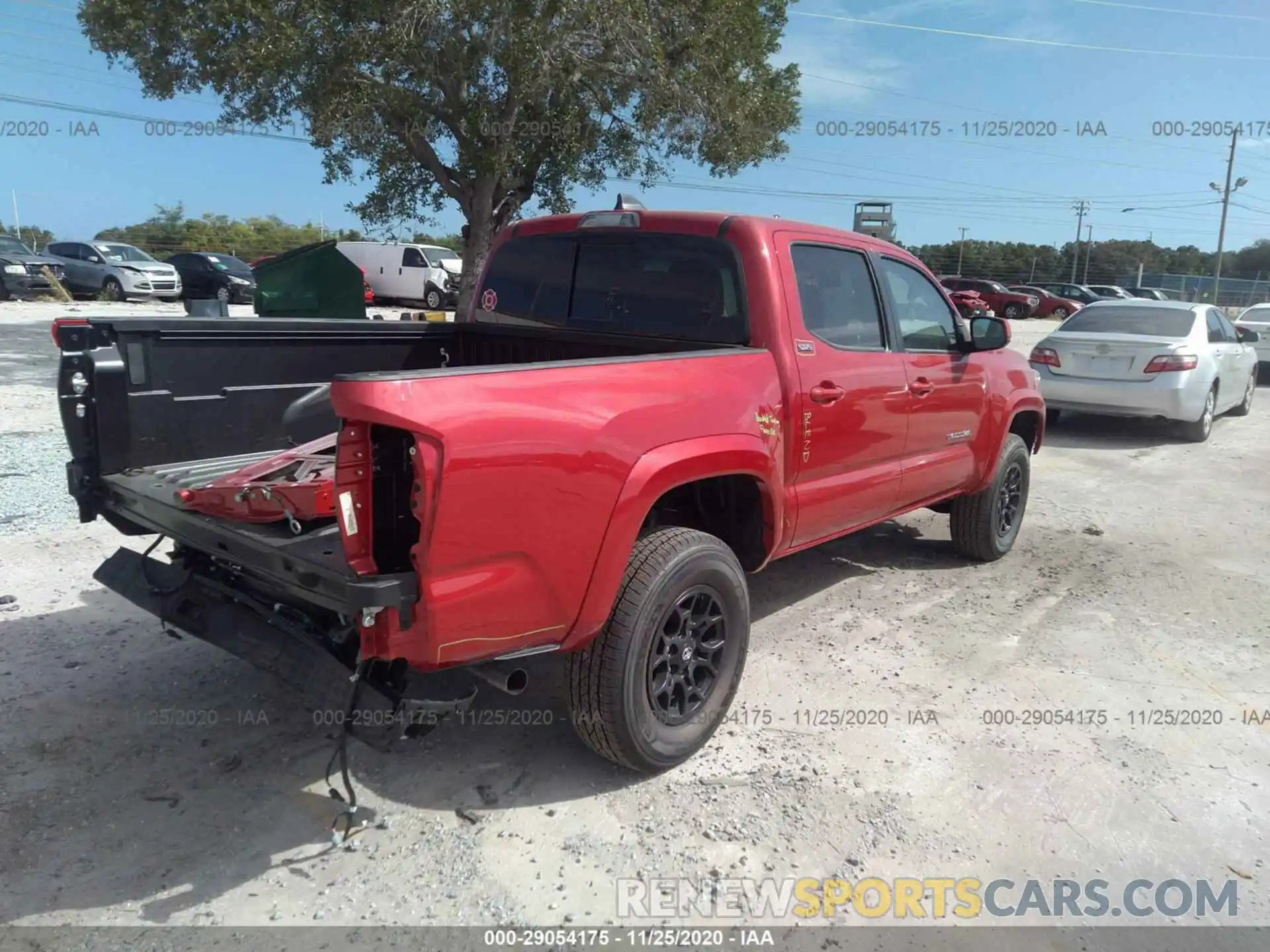 4 Photograph of a damaged car 5TFAZ5CN7MX095457 TOYOTA TACOMA 2021