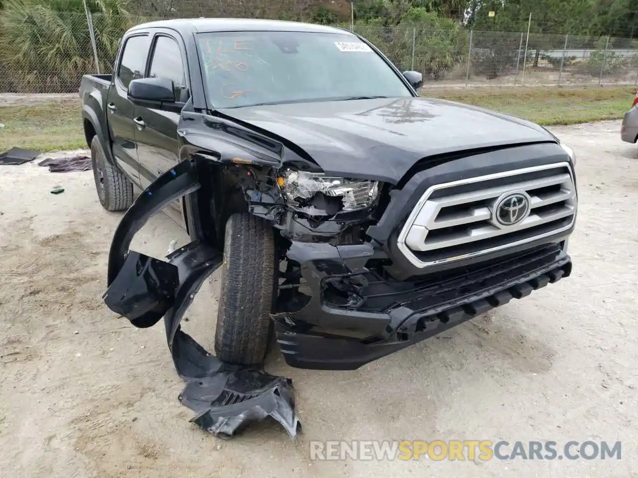 1 Photograph of a damaged car 5TFAZ5CN7MX099282 TOYOTA TACOMA 2021