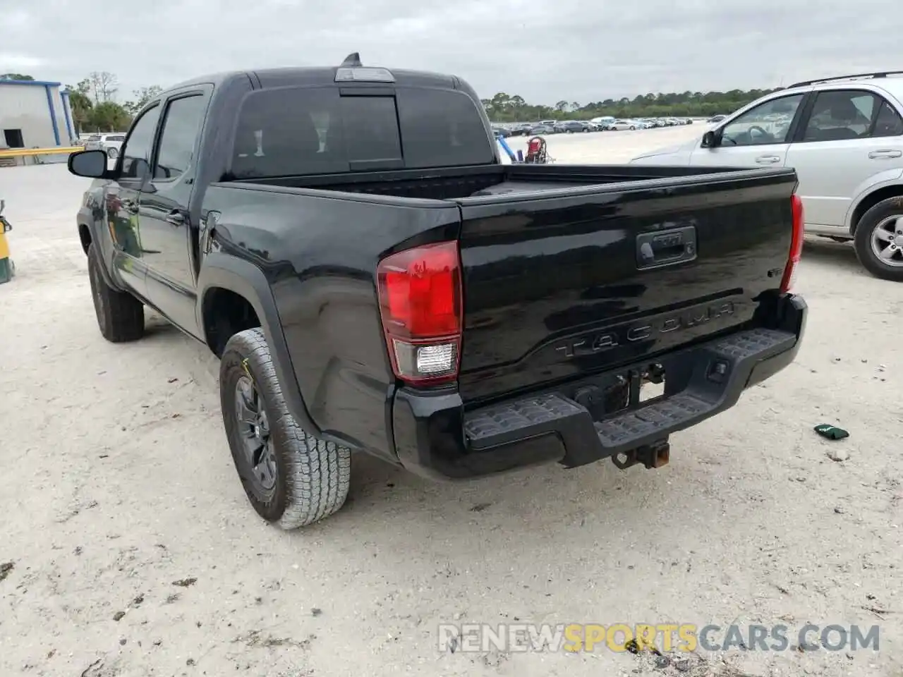 3 Photograph of a damaged car 5TFAZ5CN7MX099282 TOYOTA TACOMA 2021