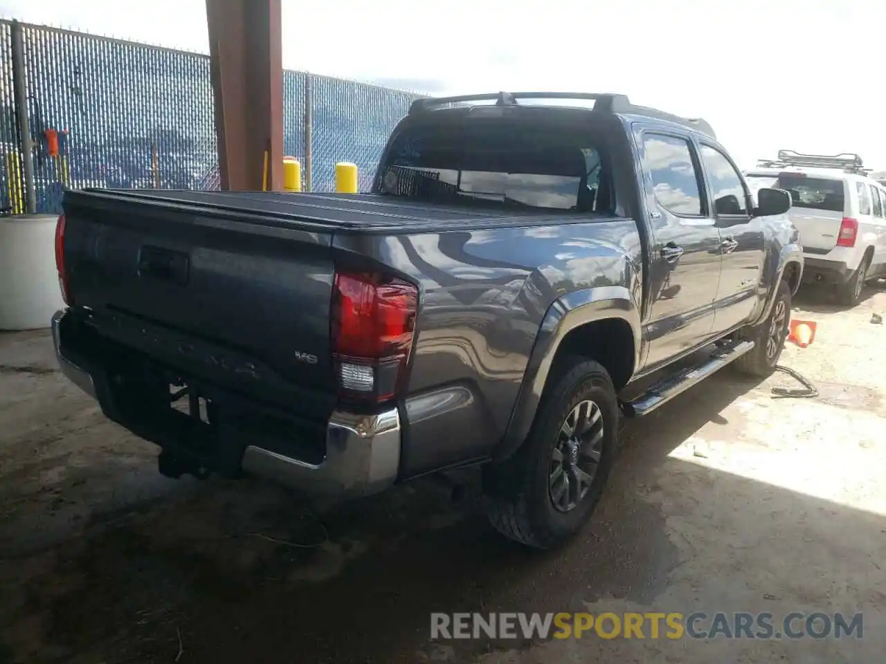 4 Фотография поврежденного автомобиля 5TFAZ5CN7MX100107 TOYOTA TACOMA 2021