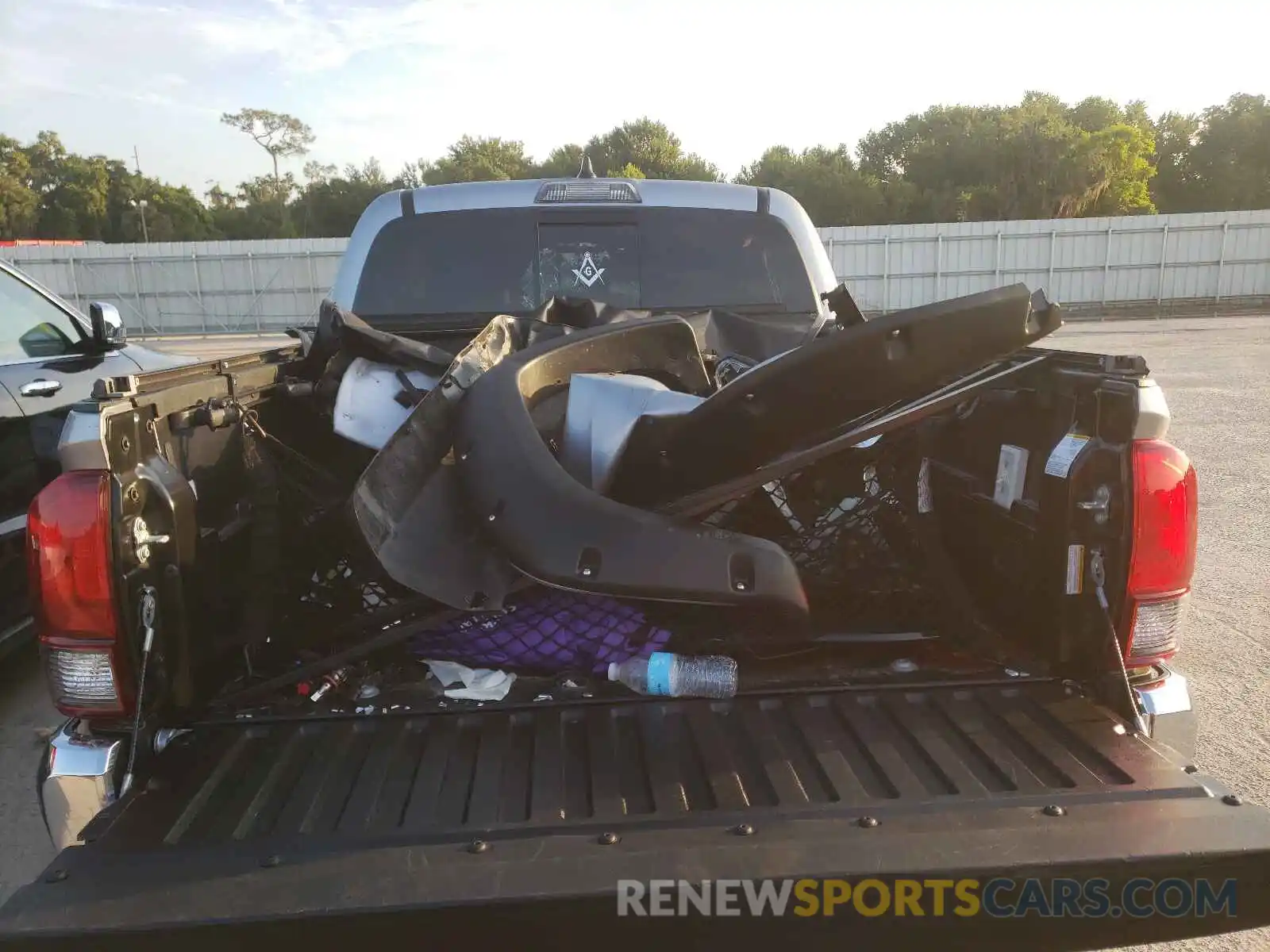 9 Photograph of a damaged car 5TFAZ5CN7MX100270 TOYOTA TACOMA 2021