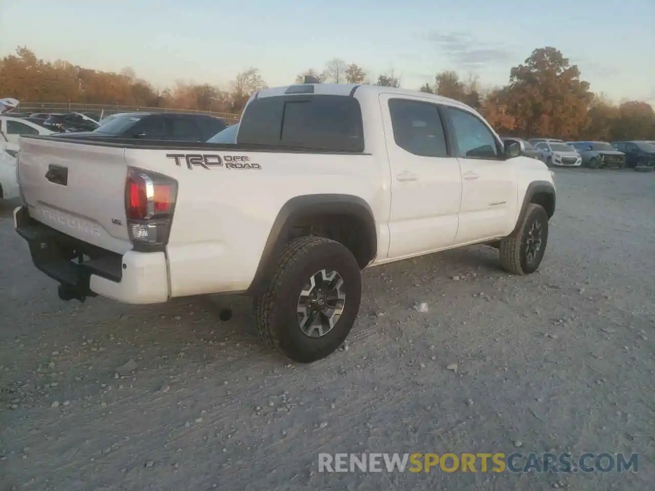 4 Photograph of a damaged car 5TFAZ5CN7MX101192 TOYOTA TACOMA 2021