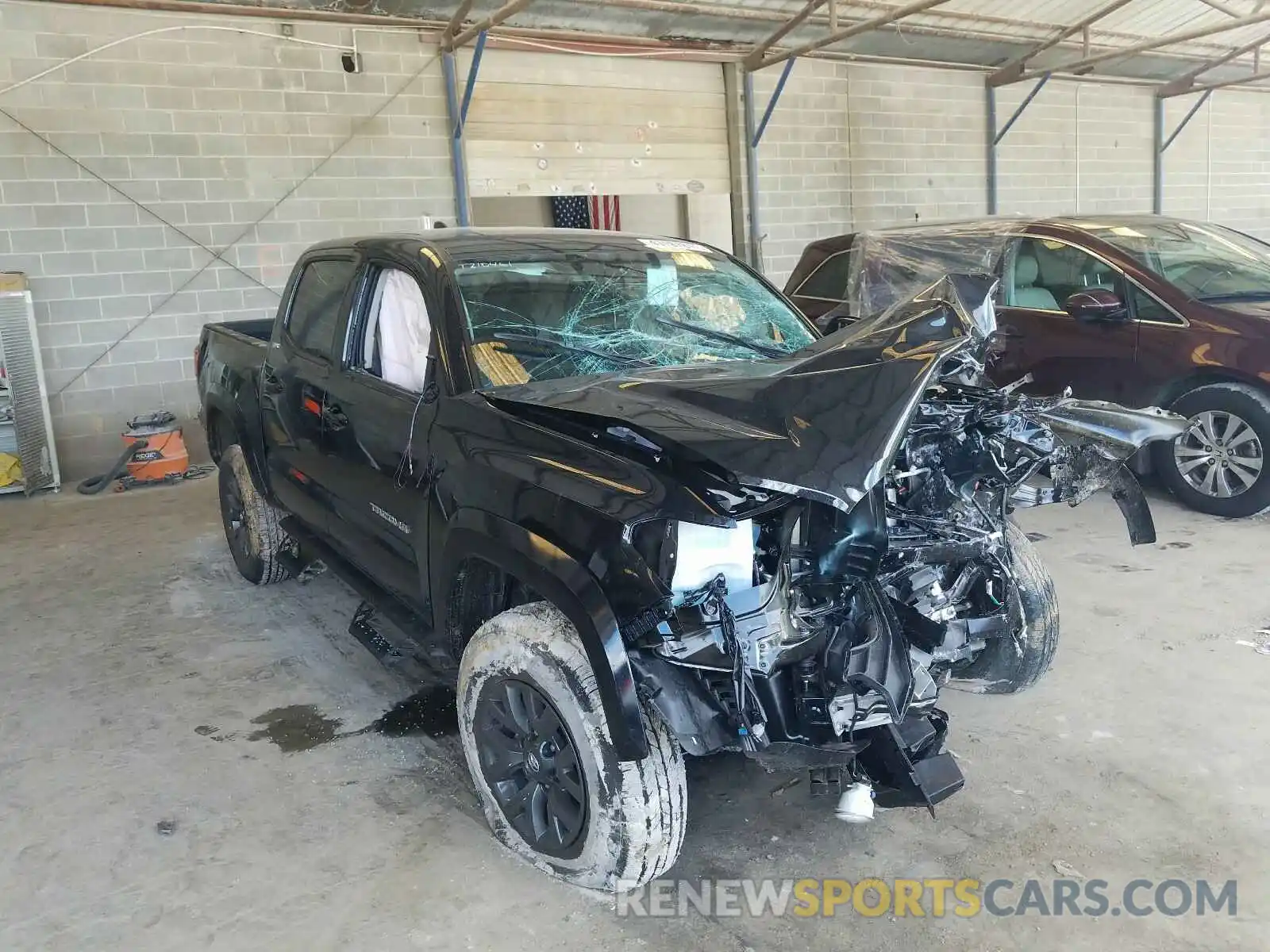 1 Photograph of a damaged car 5TFAZ5CN7MX102472 TOYOTA TACOMA 2021