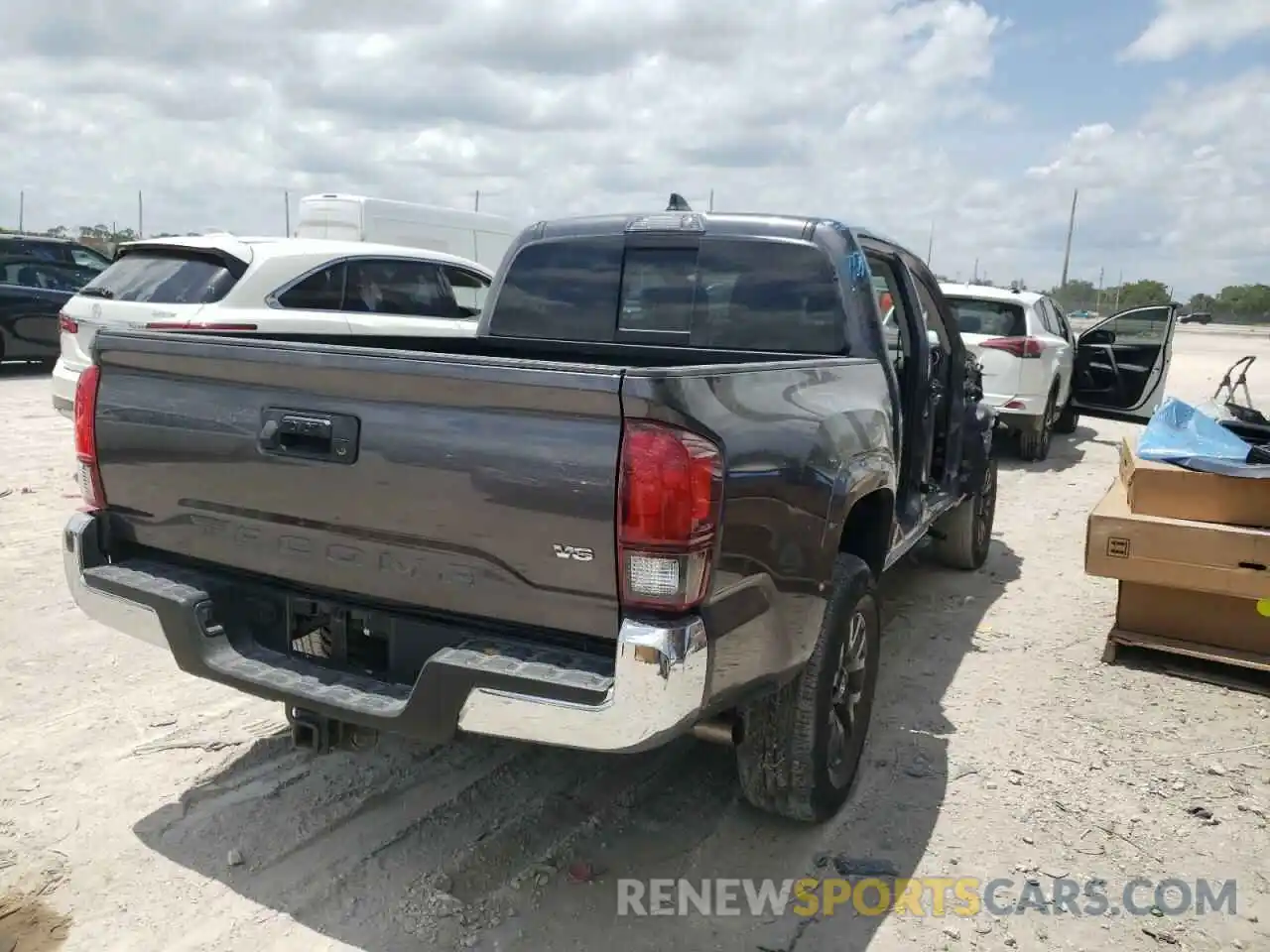 4 Photograph of a damaged car 5TFAZ5CN7MX108627 TOYOTA TACOMA 2021