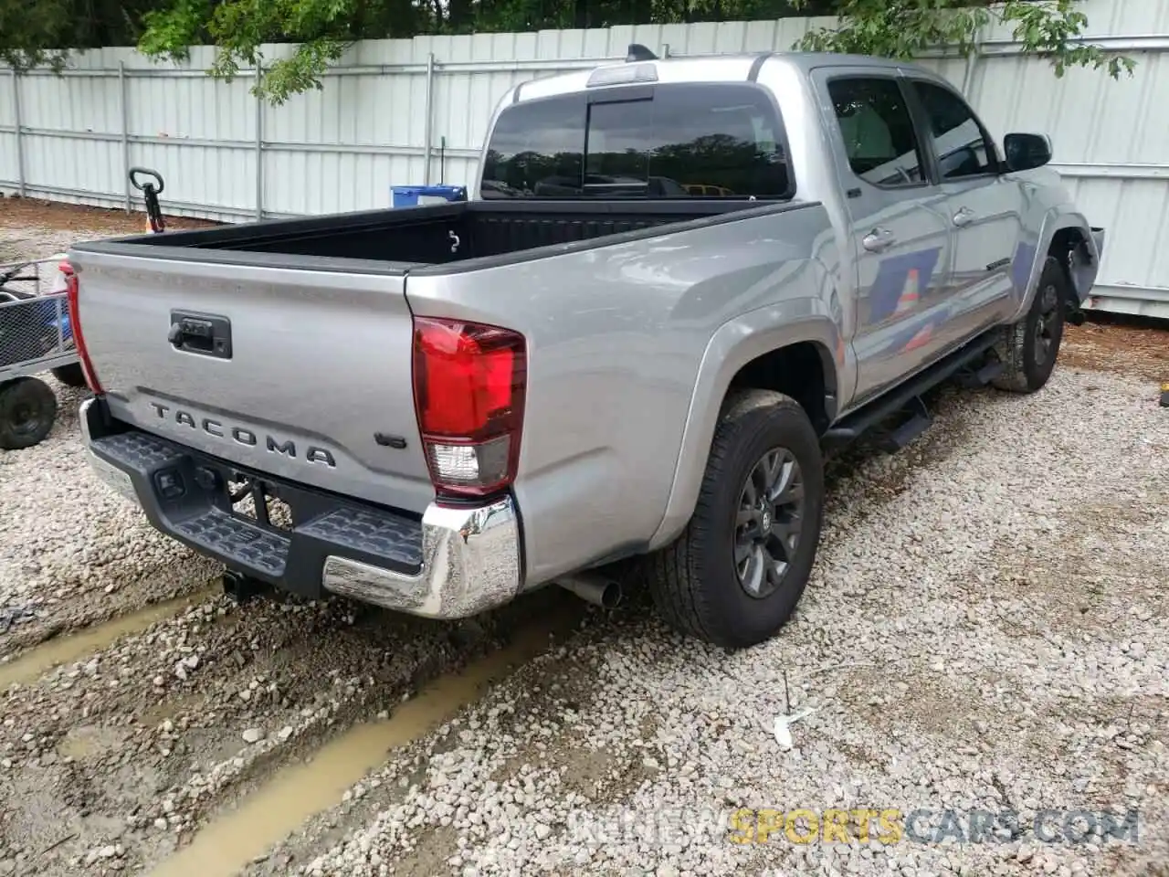 4 Photograph of a damaged car 5TFAZ5CN7MX109955 TOYOTA TACOMA 2021