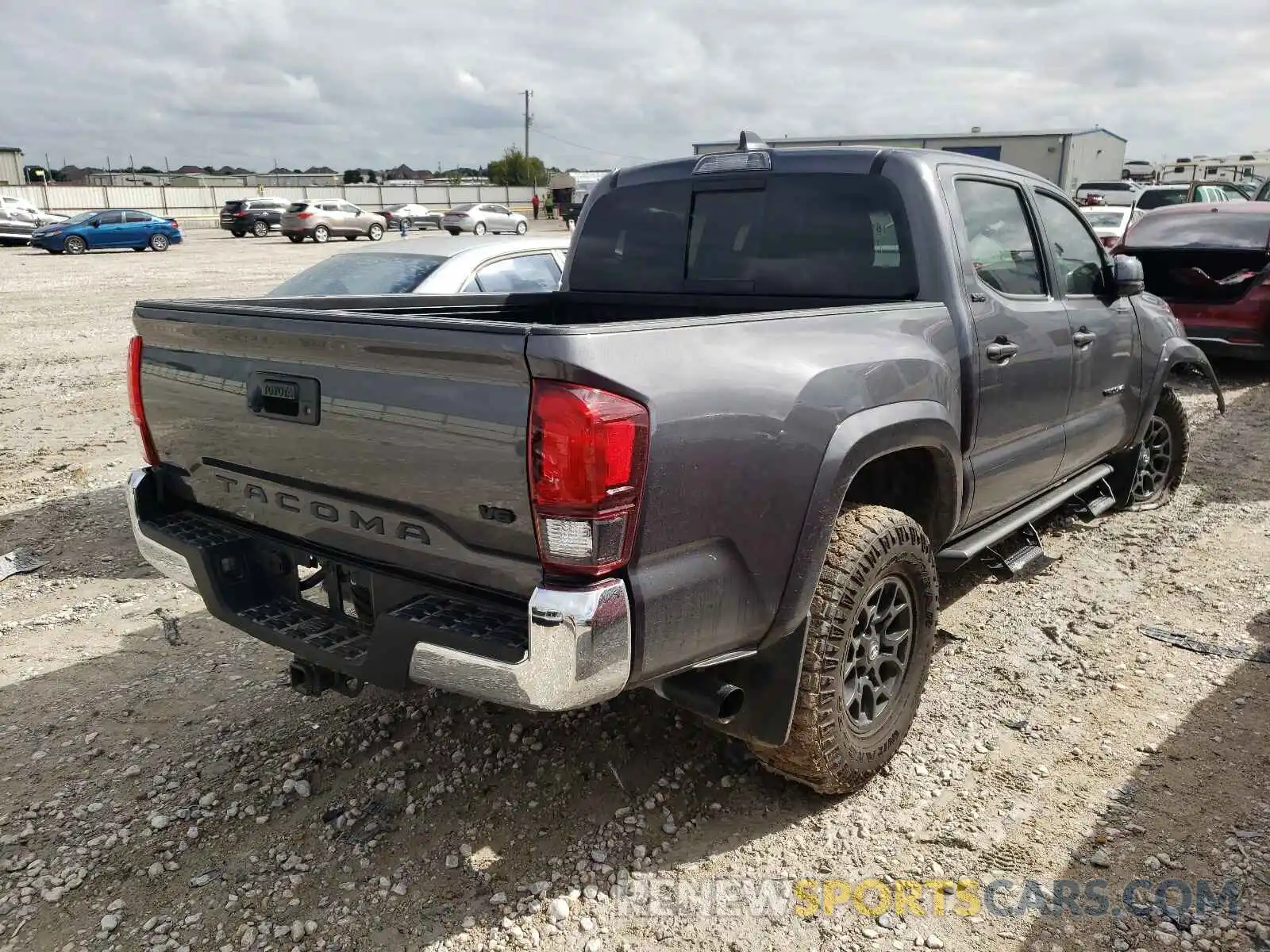 4 Photograph of a damaged car 5TFAZ5CN7MX113505 TOYOTA TACOMA 2021