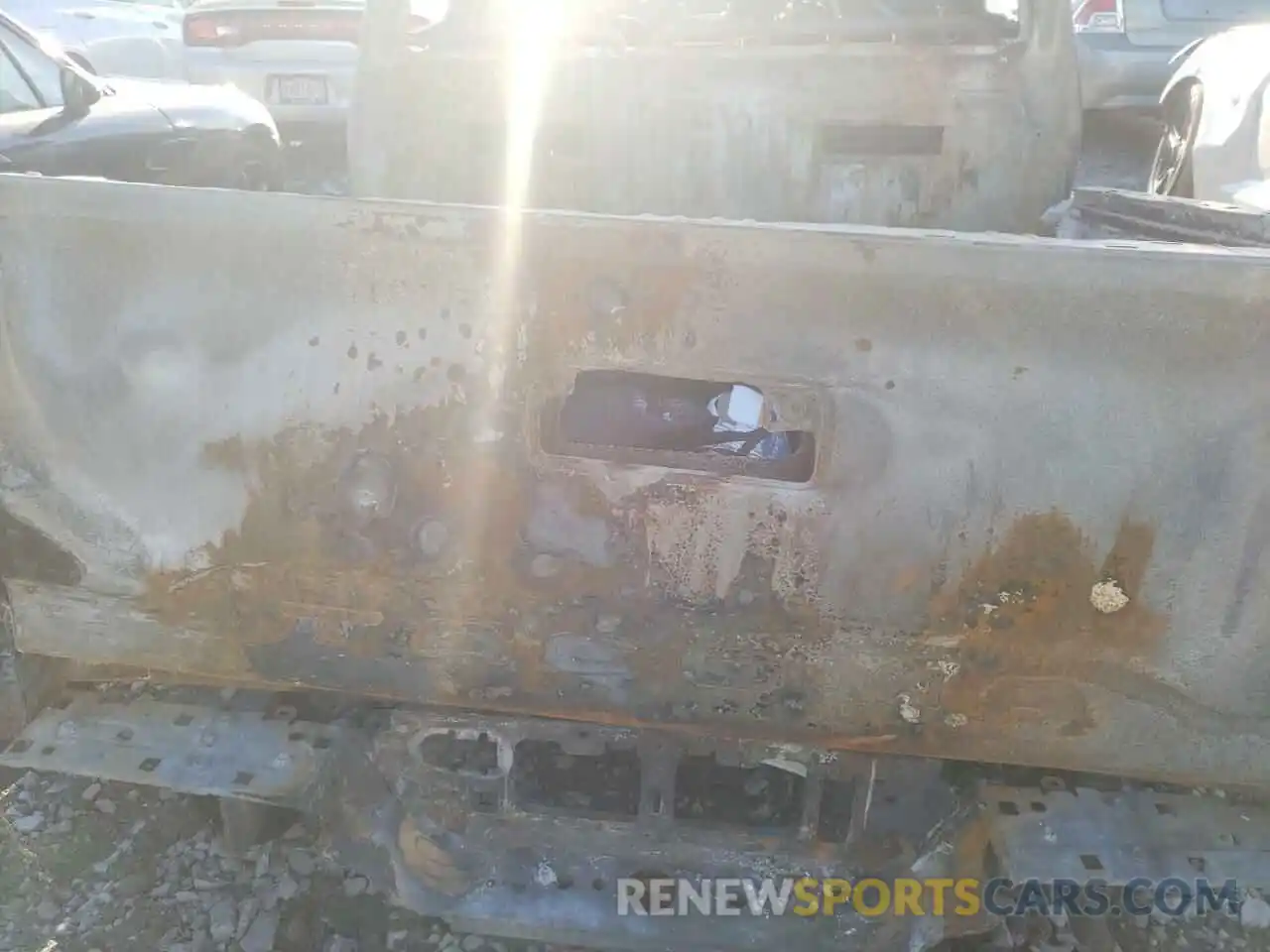 10 Photograph of a damaged car 5TFAZ5CN8MX096262 TOYOTA TACOMA 2021