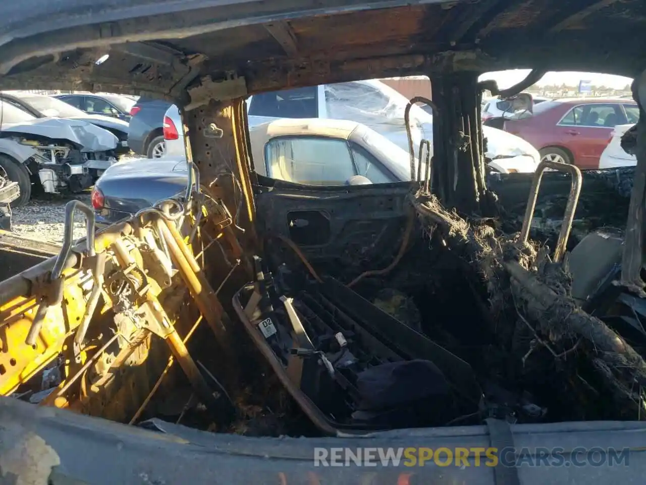 6 Photograph of a damaged car 5TFAZ5CN8MX096262 TOYOTA TACOMA 2021