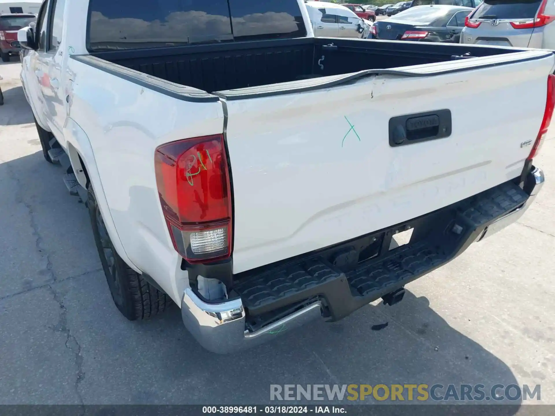 19 Photograph of a damaged car 5TFAZ5CN8MX096813 TOYOTA TACOMA 2021