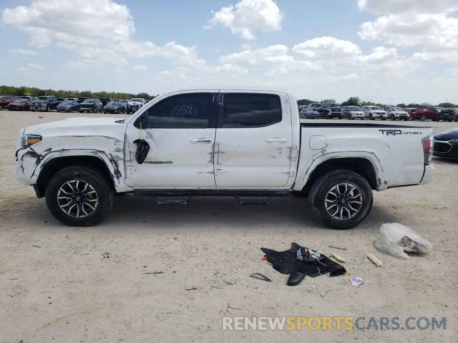 9 Photograph of a damaged car 5TFAZ5CN8MX097301 TOYOTA TACOMA 2021