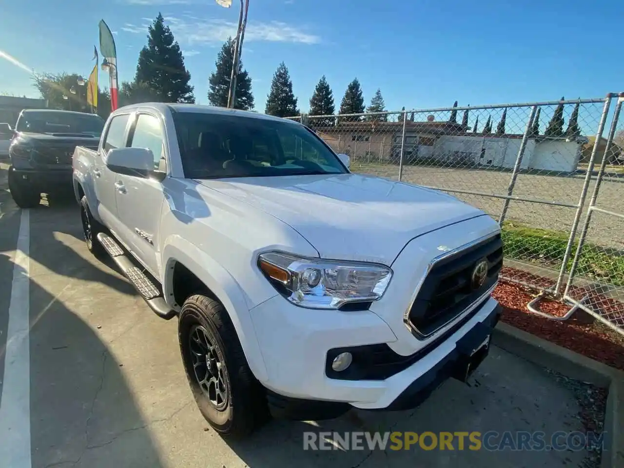 1 Photograph of a damaged car 5TFAZ5CN8MX105798 TOYOTA TACOMA 2021