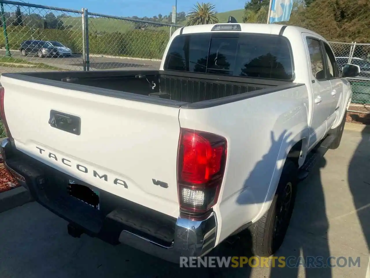 4 Photograph of a damaged car 5TFAZ5CN8MX105798 TOYOTA TACOMA 2021