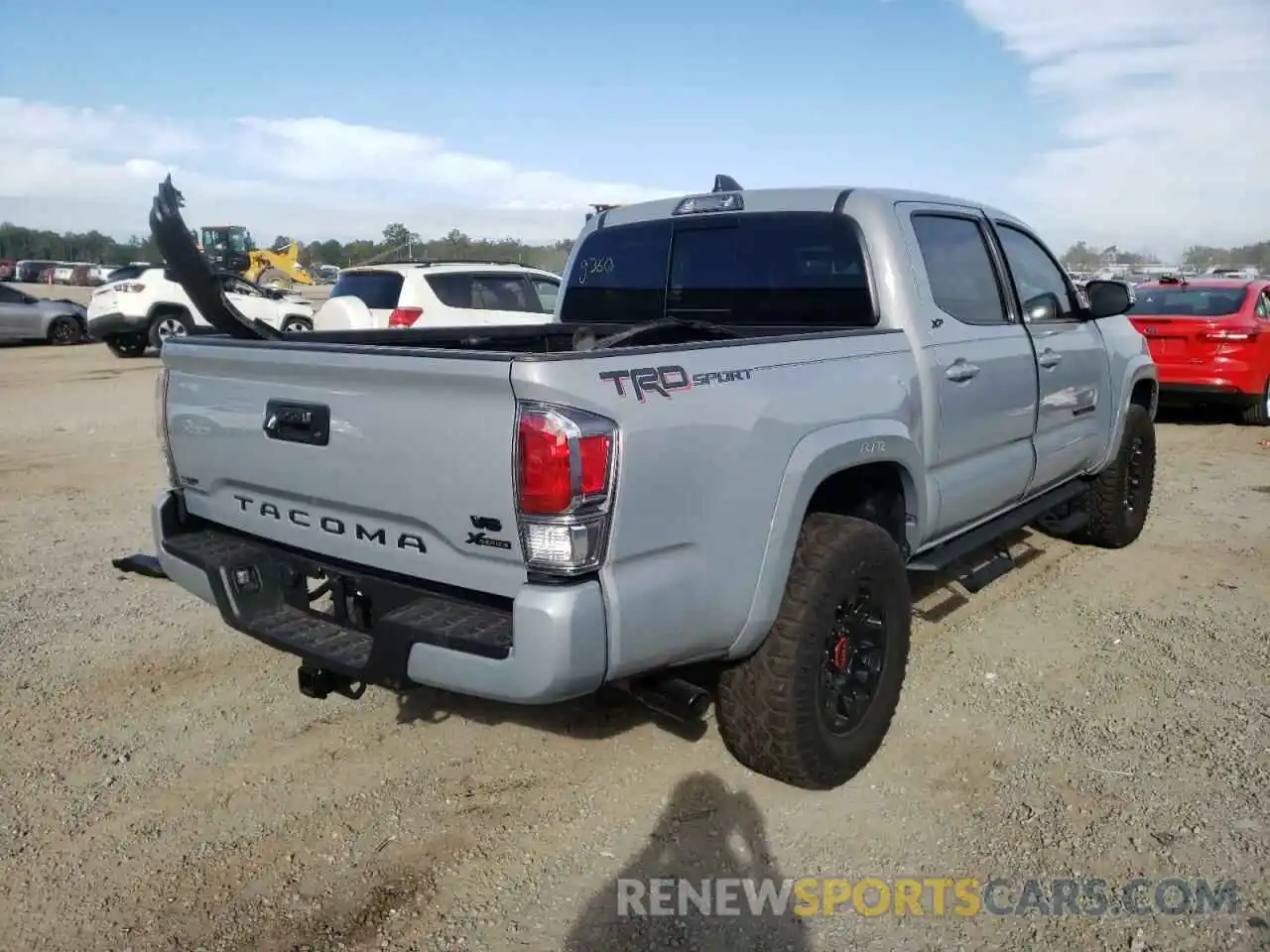 4 Photograph of a damaged car 5TFAZ5CN8MX114114 TOYOTA TACOMA 2021