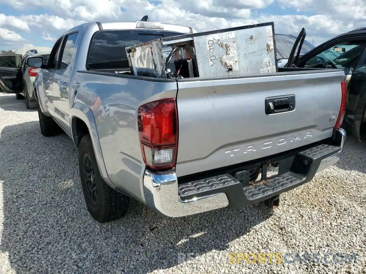 3 Photograph of a damaged car 5TFAZ5CN8MX116025 TOYOTA TACOMA 2021