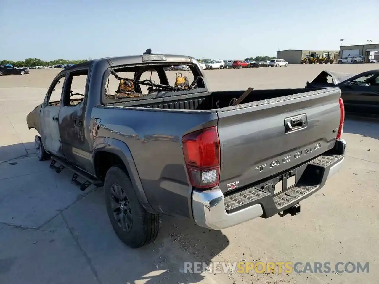 3 Photograph of a damaged car 5TFAZ5CN8MX116901 TOYOTA TACOMA 2021