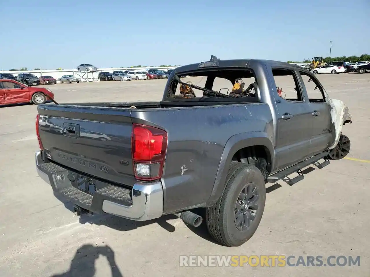 4 Photograph of a damaged car 5TFAZ5CN8MX116901 TOYOTA TACOMA 2021