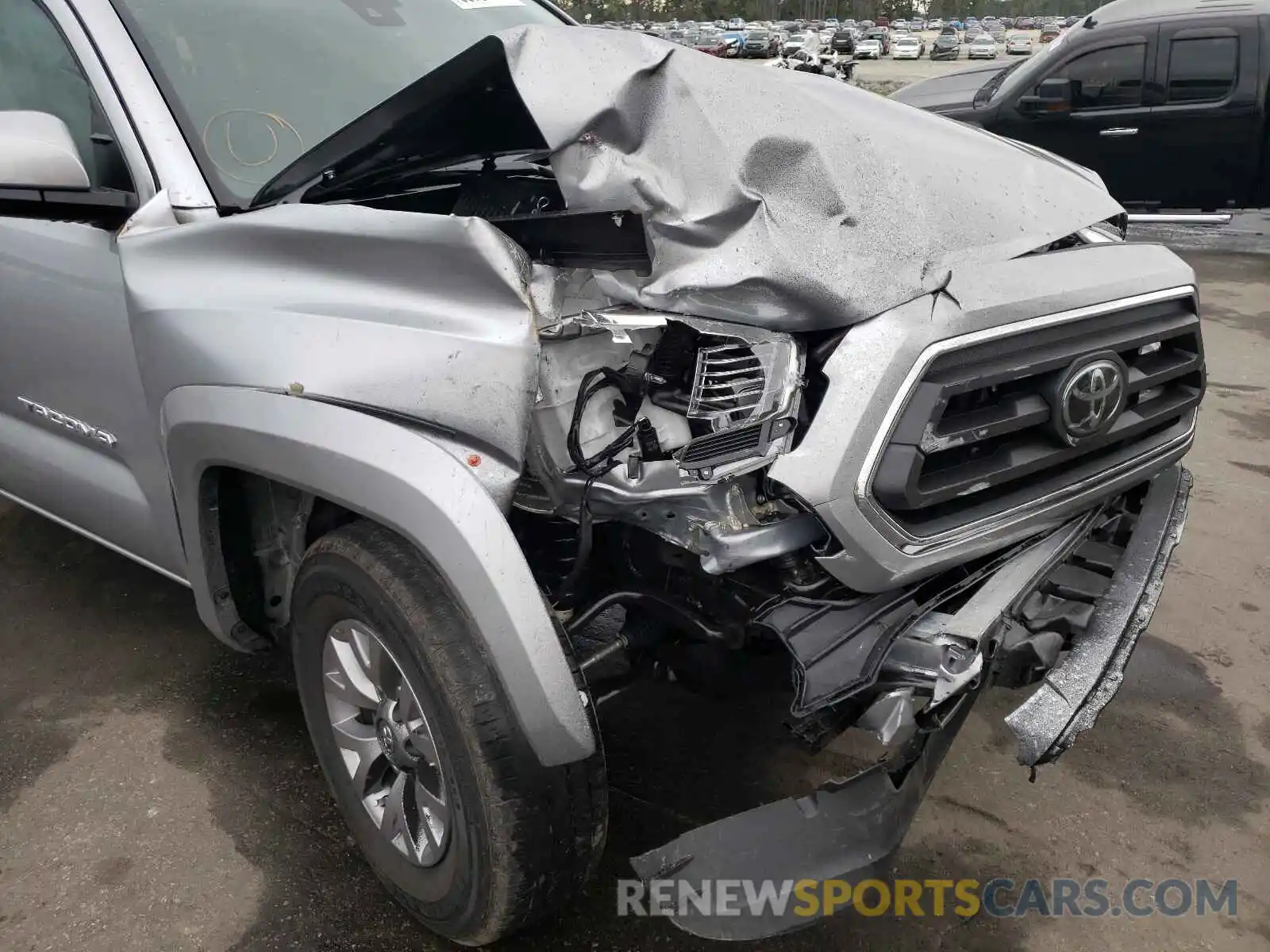 9 Photograph of a damaged car 5TFAZ5CN8MX116977 TOYOTA TACOMA 2021