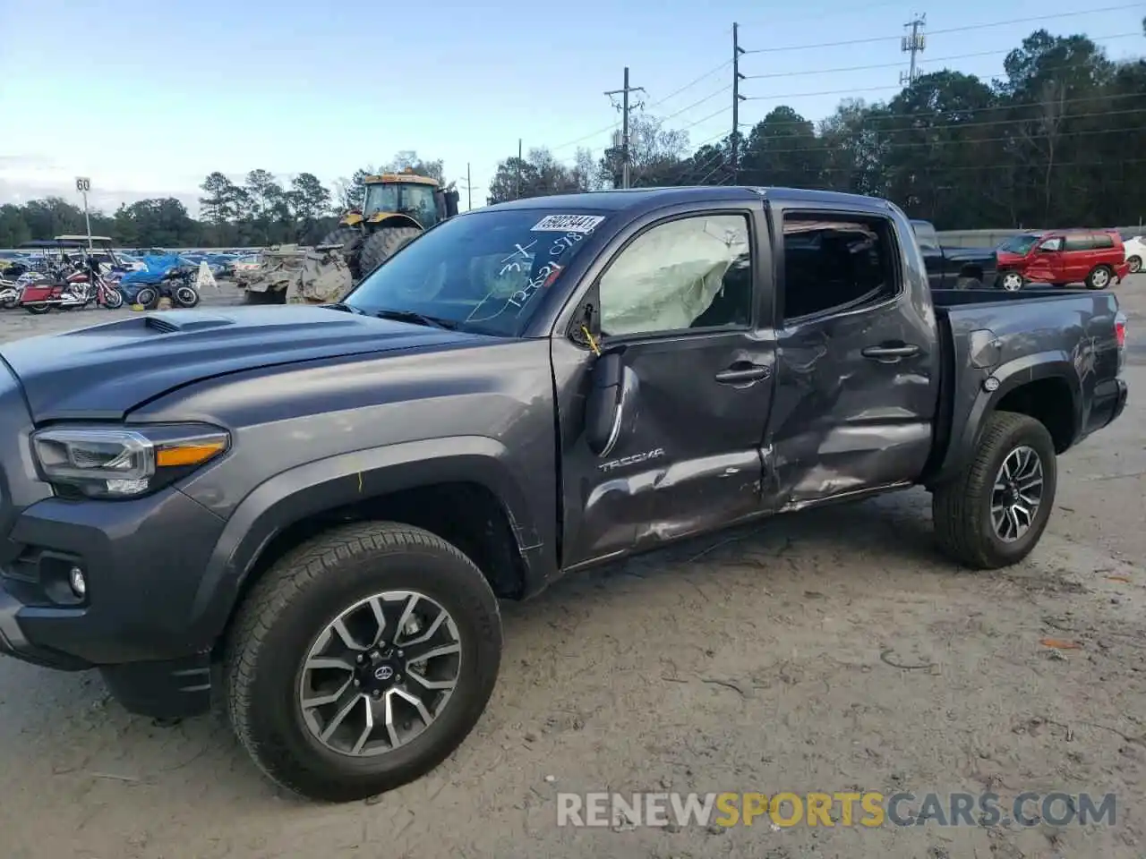 9 Photograph of a damaged car 5TFAZ5CN9MX100786 TOYOTA TACOMA 2021