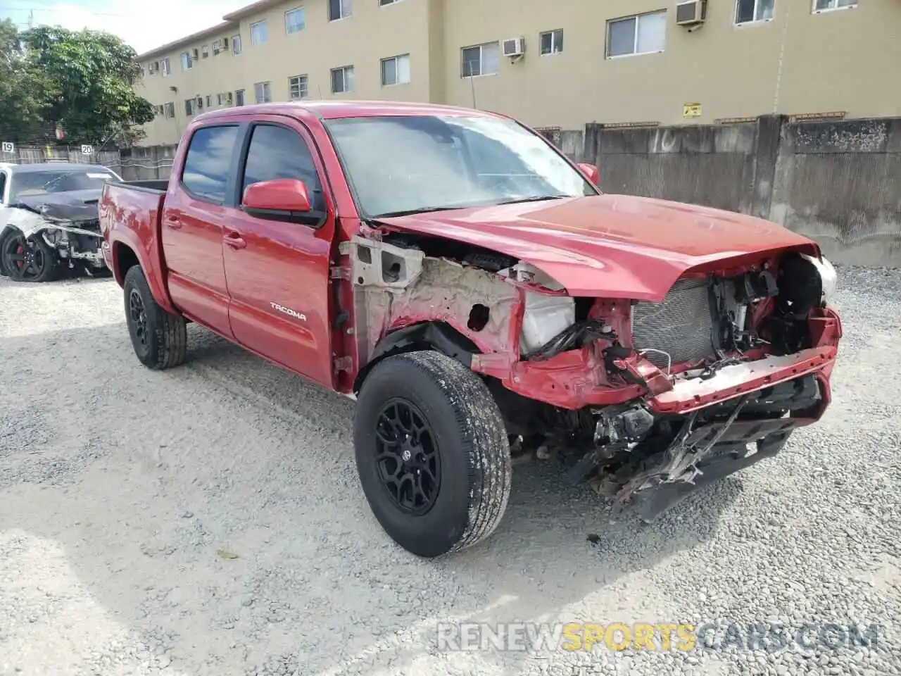 1 Photograph of a damaged car 5TFAZ5CN9MX105146 TOYOTA TACOMA 2021