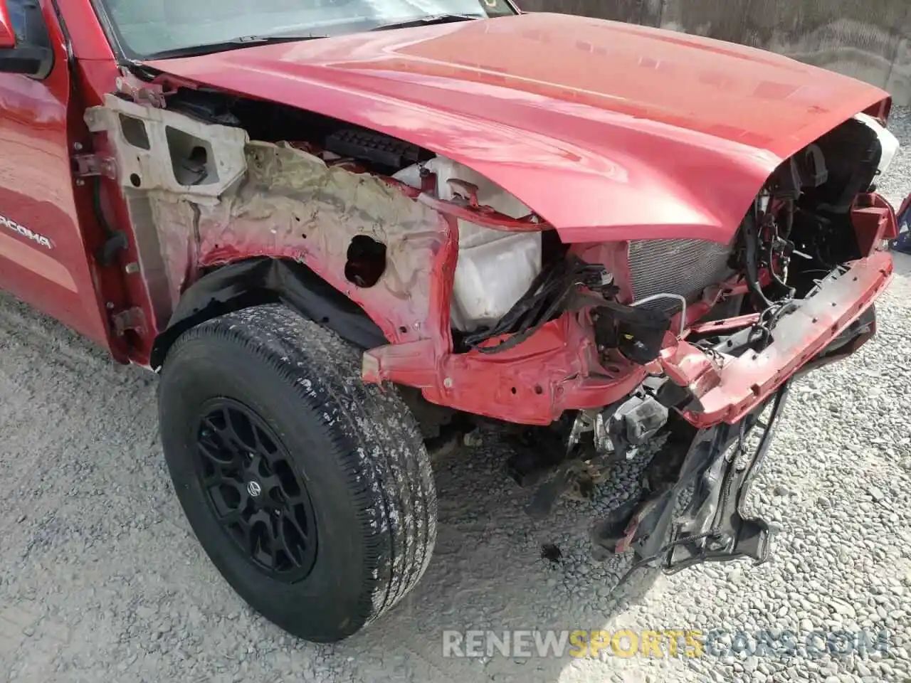 9 Photograph of a damaged car 5TFAZ5CN9MX105146 TOYOTA TACOMA 2021