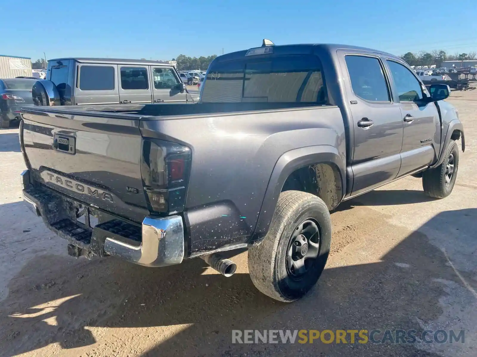 4 Photograph of a damaged car 5TFAZ5CN9MX105762 TOYOTA TACOMA 2021