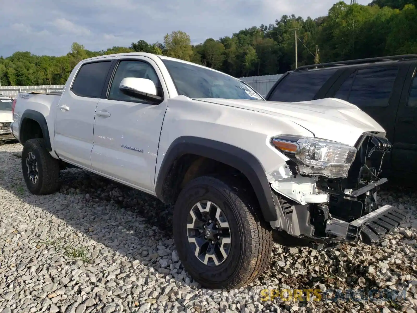 1 Photograph of a damaged car 5TFAZ5CN9MX109388 TOYOTA TACOMA 2021