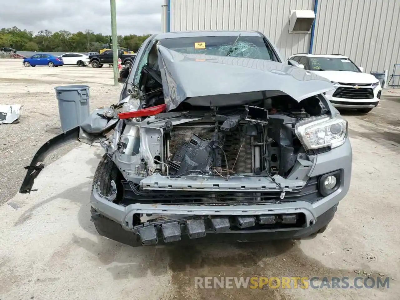 5 Photograph of a damaged car 5TFAZ5CNXMX095808 TOYOTA TACOMA 2021