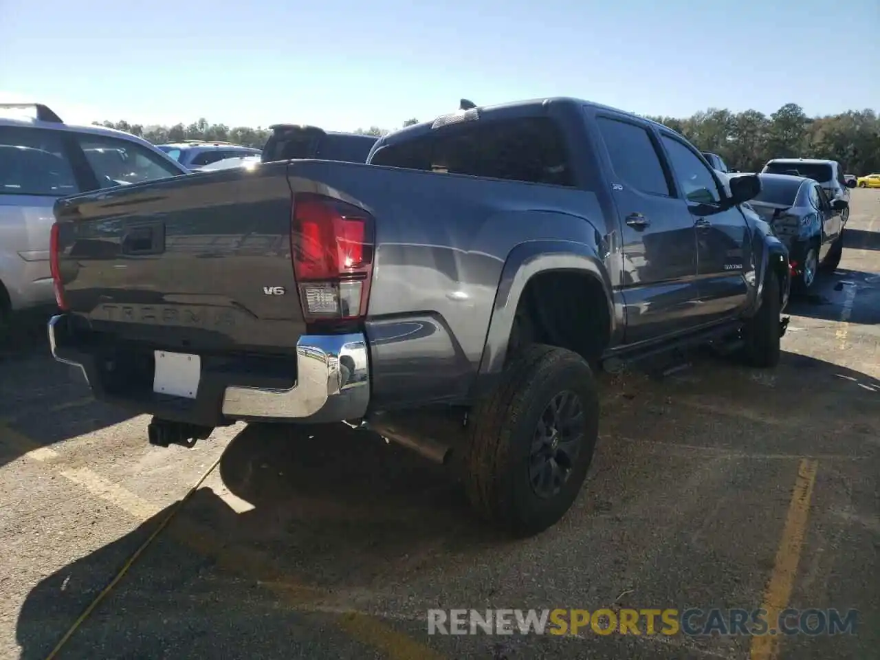 4 Photograph of a damaged car 5TFAZ5CNXMX105026 TOYOTA TACOMA 2021