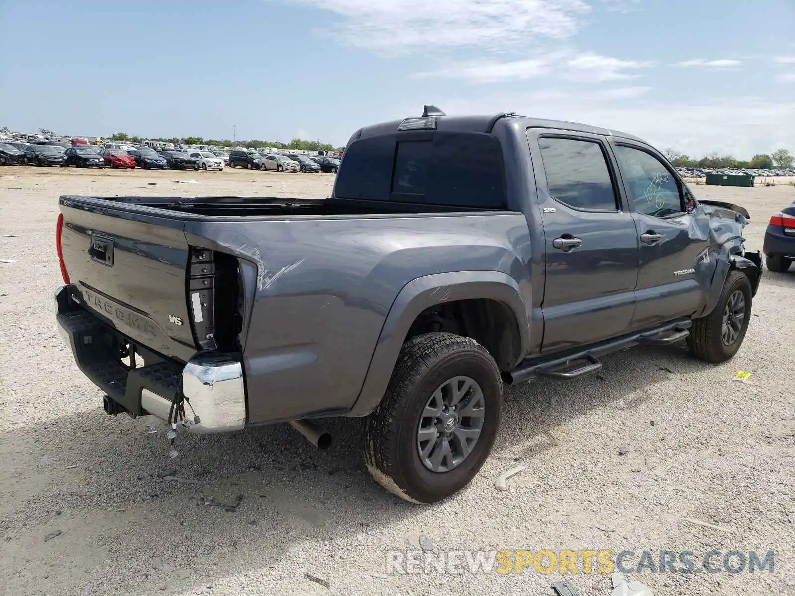 4 Photograph of a damaged car 5TFAZ5CNXMX105320 TOYOTA TACOMA 2021