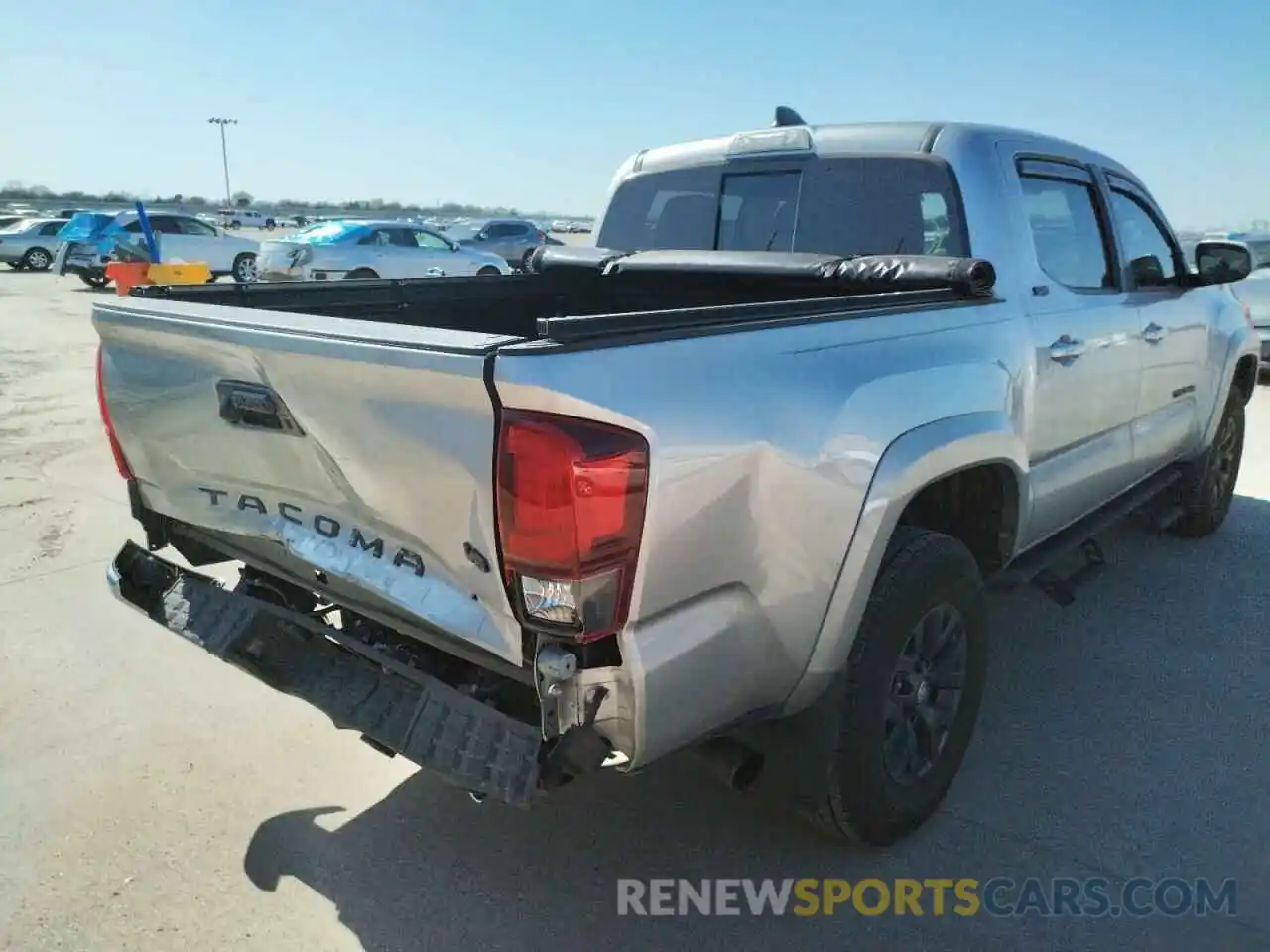 4 Photograph of a damaged car 5TFAZ5CNXMX114602 TOYOTA TACOMA 2021