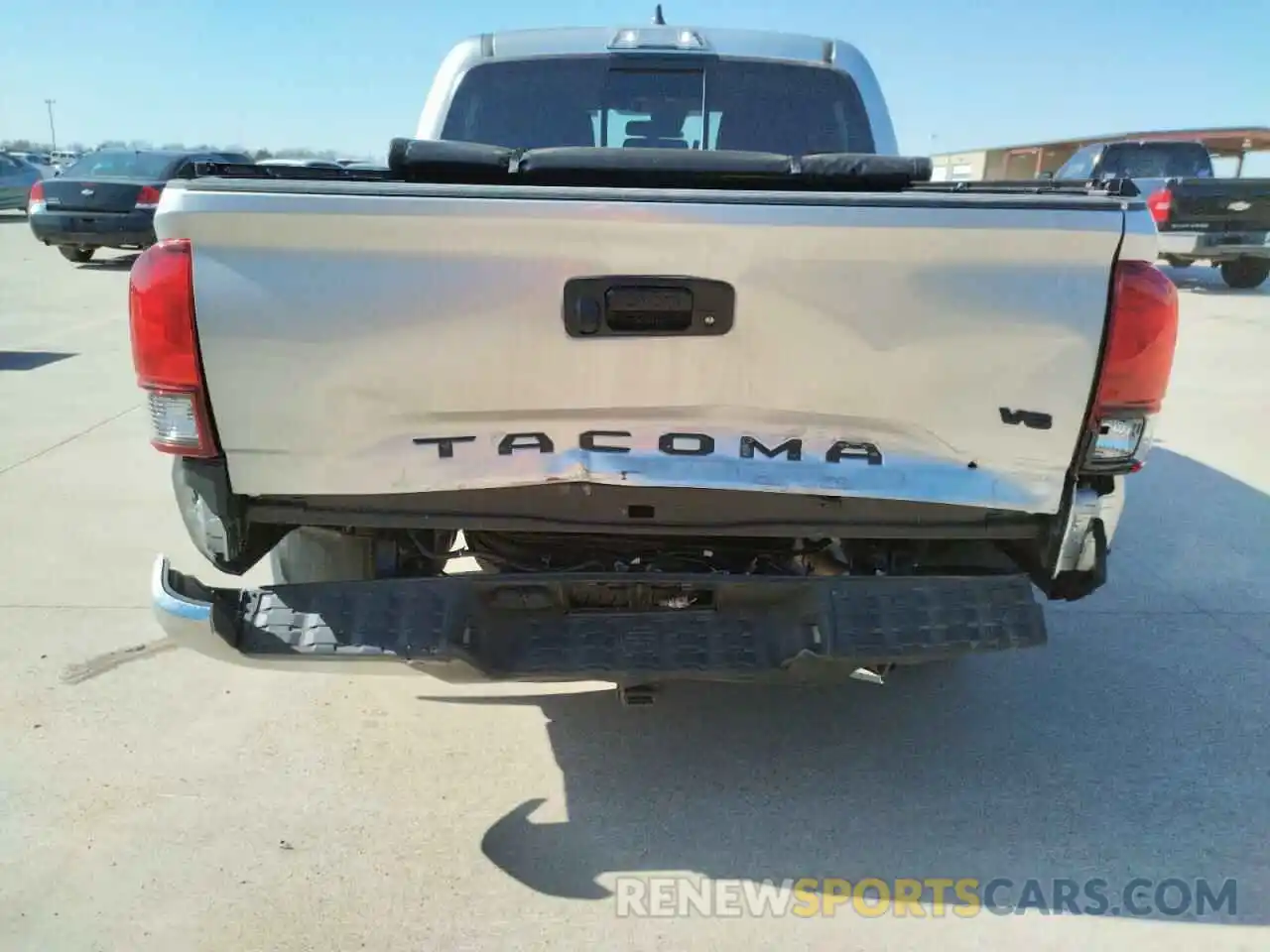 9 Photograph of a damaged car 5TFAZ5CNXMX114602 TOYOTA TACOMA 2021