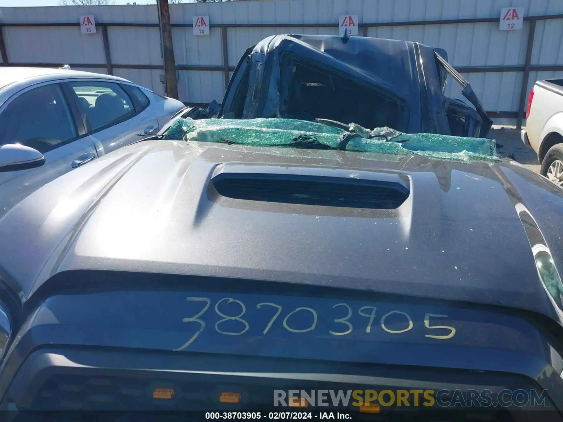 10 Photograph of a damaged car 5TFCZ5AN0MX244383 TOYOTA TACOMA 2021