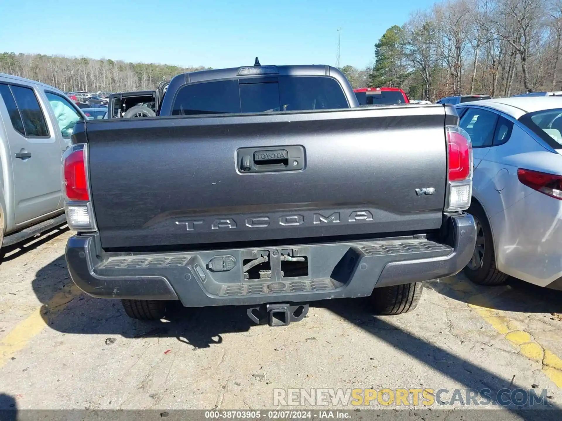 15 Photograph of a damaged car 5TFCZ5AN0MX244383 TOYOTA TACOMA 2021