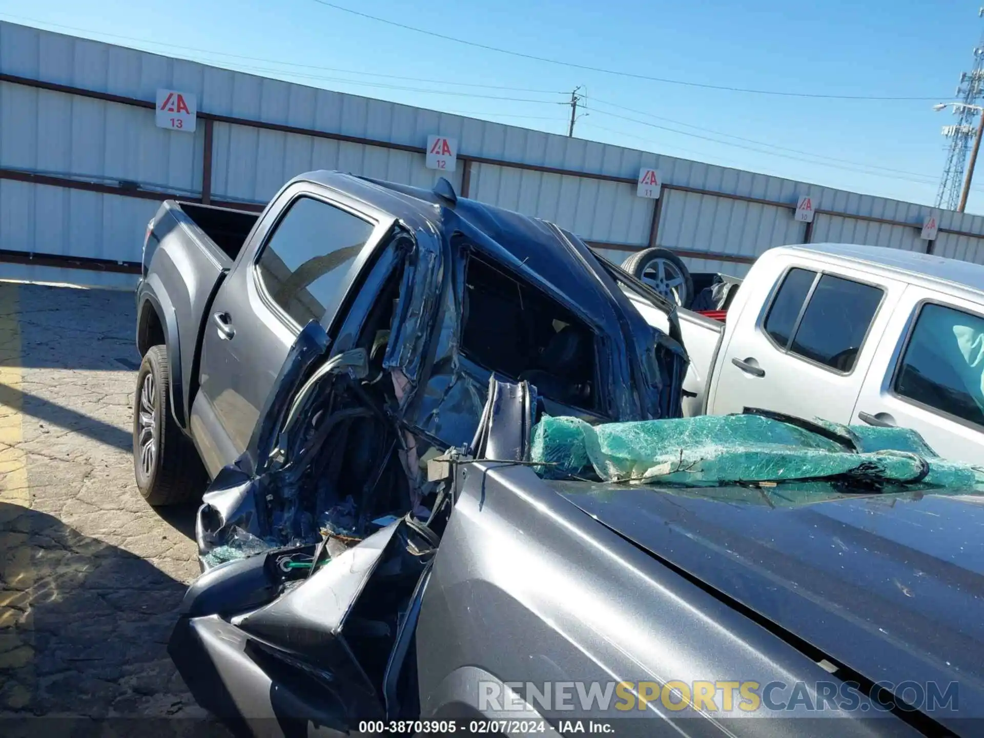 6 Photograph of a damaged car 5TFCZ5AN0MX244383 TOYOTA TACOMA 2021