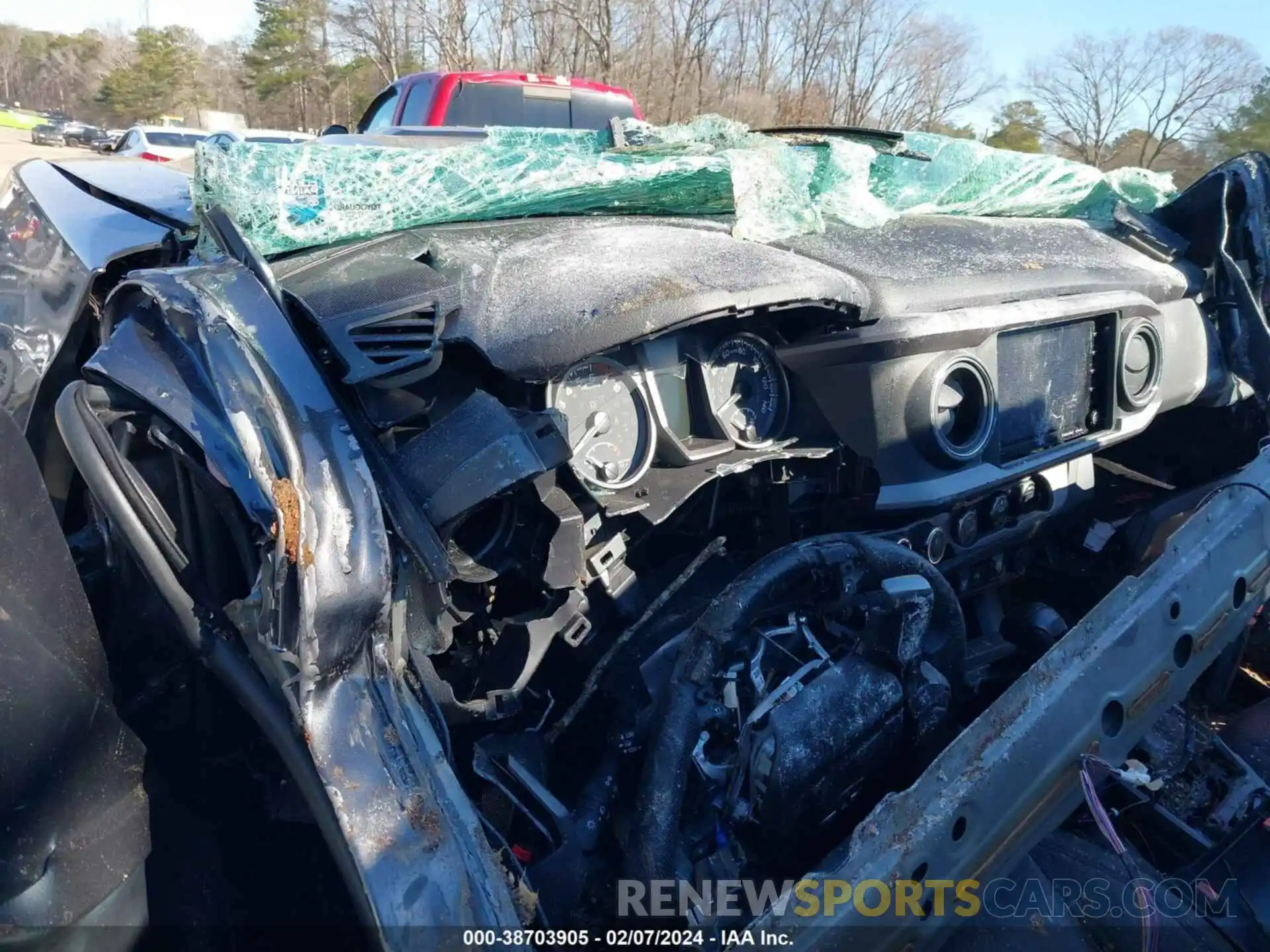 7 Photograph of a damaged car 5TFCZ5AN0MX244383 TOYOTA TACOMA 2021